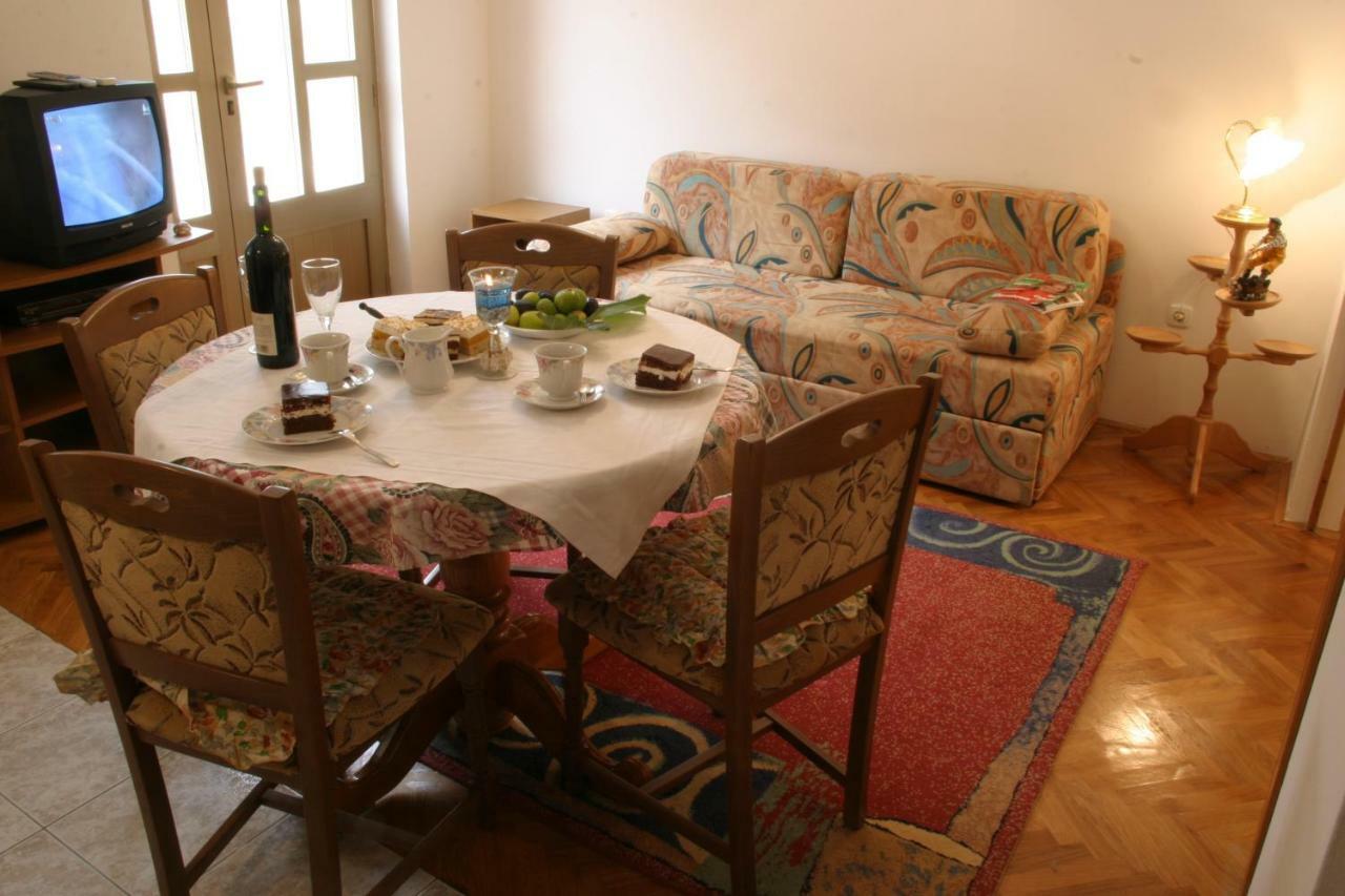 Villa Nina 诺维·维诺多尔斯基 外观 照片
