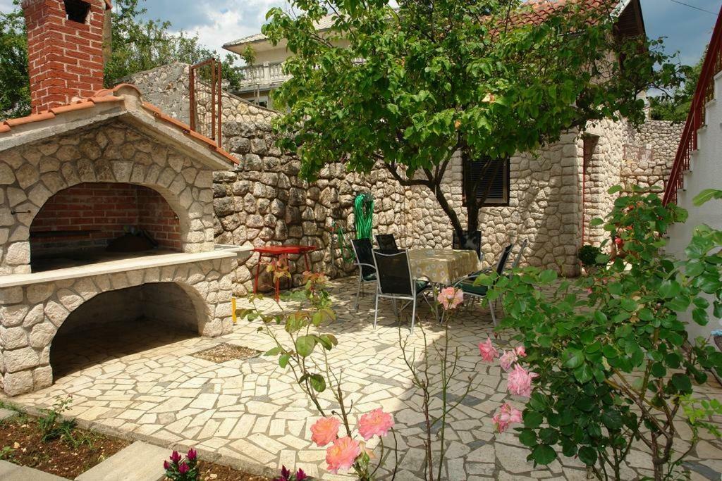 Villa Nina 诺维·维诺多尔斯基 外观 照片